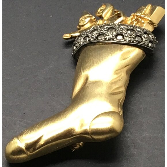 Darlene  Christmas Stocking Brooch Pin Gold Tone Marcasite - Picture 1 of 3